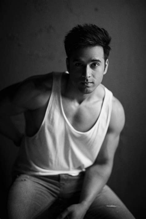 Shirtless Bollywood Men Pulkit Samrat Hits The Gym Topless That Hot