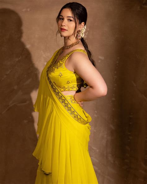 Sara Tendulkar Sets Fashion Goals For Bridesmaids In These Trendy
