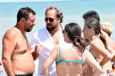 Salvini Torna Al Papeete Un Anno Dopo Ecco Cos Cambiato Foto