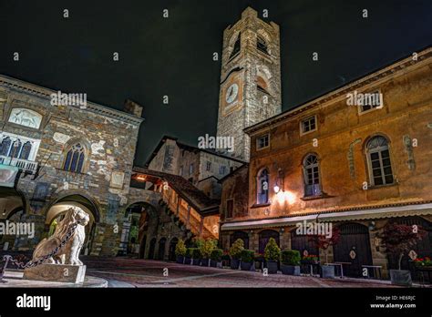 Piazza Vecchia Citta Alta Bergamo Italy Stock Photo Alamy