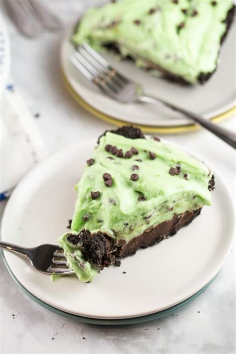 No Bake Mint Chocolate Chip Pie | Bunsen Burner Bakery