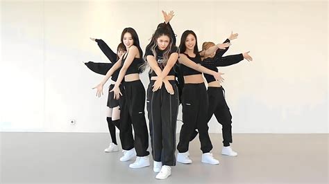 Cherry Bullet P O W Play On The World Youtube