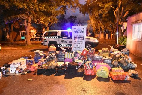 Incautan Indumentaria Ap Crifa Y Mercader A De Contrabando Valuada En