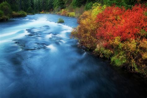 Central Oregons Wild And Scenic Metolius River Rushes Over Wizard