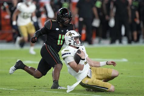 Georgia Tech Stuns No 17 Miami 23 20 On TD With 2 Seconds Remaining