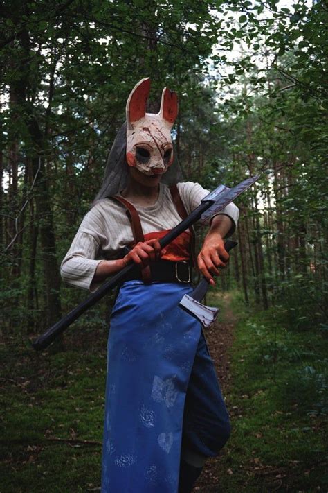 Dead by Daylight Fan Shows Off Incredible Huntress Cosplay