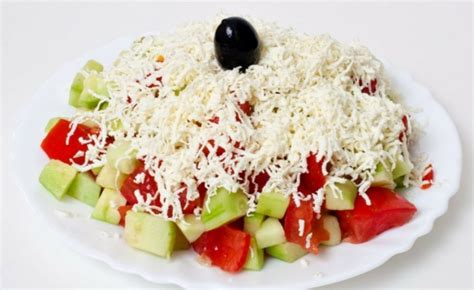 Schopska Salat Eine Sommerliche Spezialität Aus Der Bulgarischen Küche