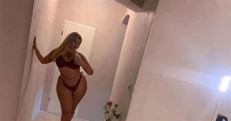 Wow Sarina Nowak Zeigt Ihre Kurven Im Knappen Bikini