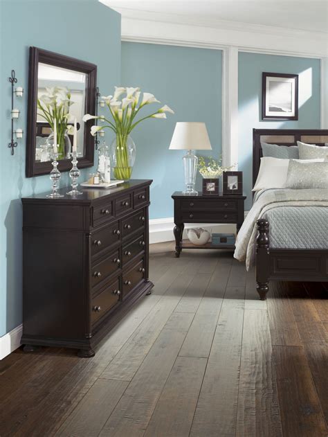 Discover The Beauty Of Dark Wood Bedroom Furniture – HomeDecorish