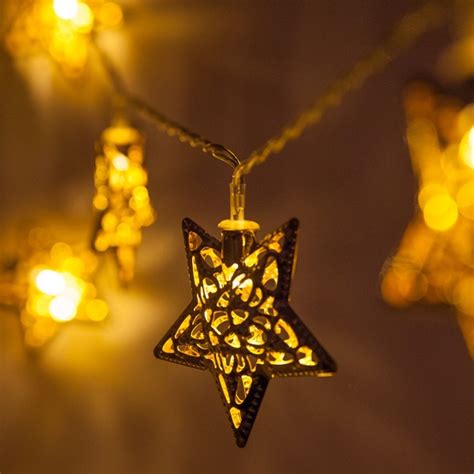 Displays That Shimmer Decorating With Star Lights