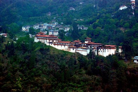 1000+ images about BHUTAN - Landscapes on Pinterest | In the clouds ...