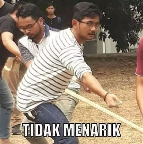 10 Meme Lucu Lomba Tarik Tambang Ini Bikin Ketawa Sendiri