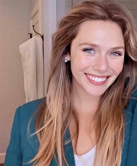 Elizabeth Olsen Real Queen Of England In 2020 Elizabeth Olsen Style