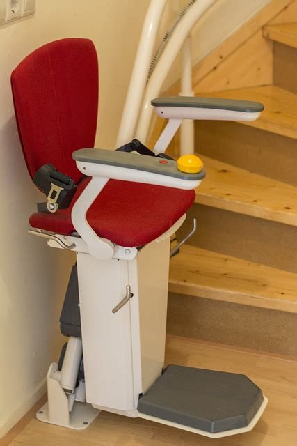 Razones Para Instalar Una Silla Salvaescaleras Elevadora En Tu Hogar