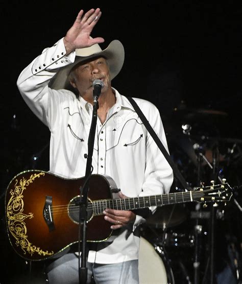 Alan Jackson celebrates life, love and music at his ‘Last Call’ tour