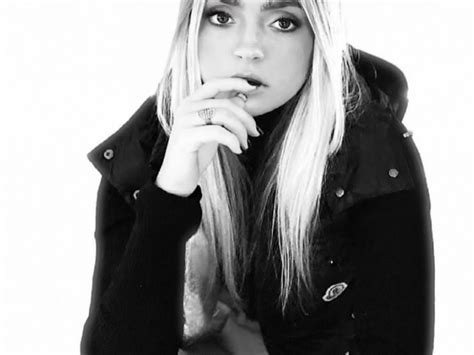 Descubre quién entona el himno en el partido Argentina-Estonia