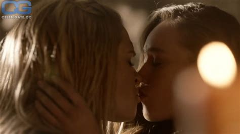 Alycia Debnam Carey Nude Pictures Photos Playboy Naked Topless Fappening