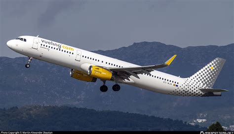 EC MJR Vueling Airbus A321 231 WL Photo By Martin Alexander Skaatun