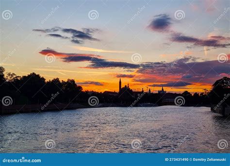 Wroclaw Poland August 10 2022 Beautiful Sunset On The Banks Of The