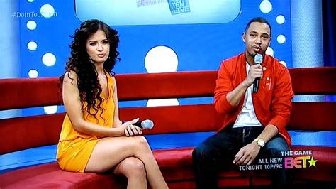 Rocsi Diaz Leg Crossing Her Hot Latina Legs So Pretty 2012 YouTube