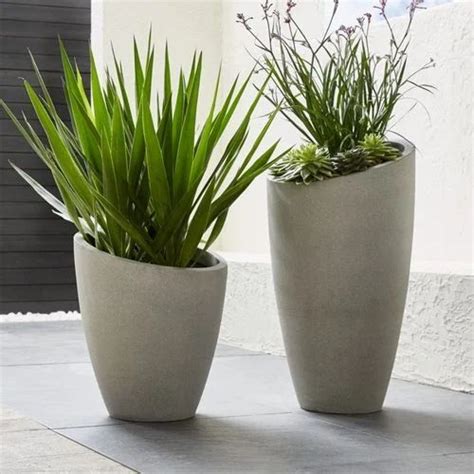 Off White Modern Outdoor Plant Pot At Rs 1500 In Bharatpur Id