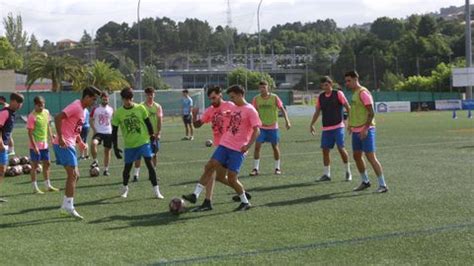 El Ourense Cf Arranca Su Pretemporada Y El Arenteiro Ficha Al Delantero