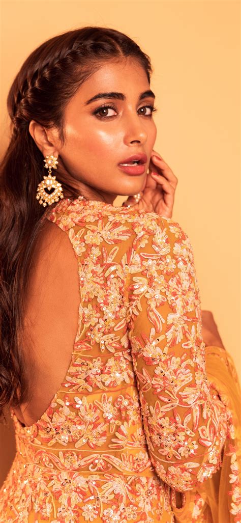 Pooja Hegde Indian actress Wallpaper for iPhone