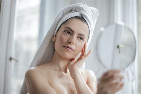 Nettoyant visage maison : 9 recettes naturelles à essayer