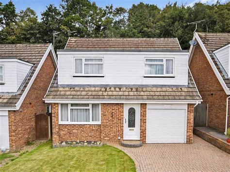 3 Bed Detached House For Sale In Hunters Way Uckfield East Sussex