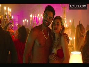 HOLIDATE NUDE SCENES AZNude