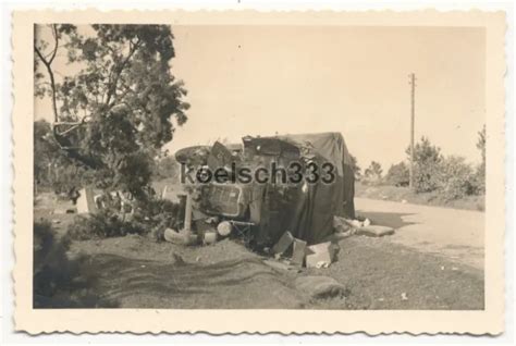 Foto Umgest Rzter Ford V Lkw Der Wehrmacht An Einer Rollbahn In Polen