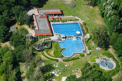 Neuenhagen Aus Der Vogelperspektive Schwimmbecken Des Freibades In