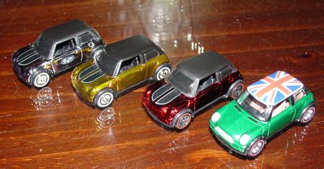 X Icon Hot Wheels Mini Coopers
