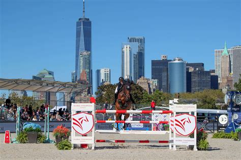 Riders on the q76 are happy with the new weekend service 3