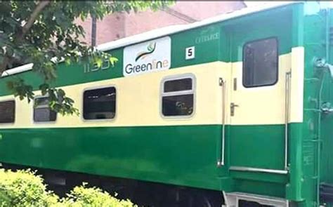 Nawaz inaugurates Islamabad-Karachi green line train service