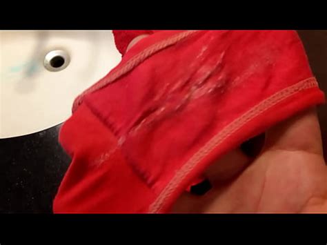 Reniflant Des Culottes Humides XVIDEOS