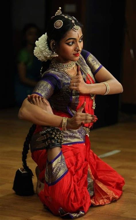 Sridevi Nrithyalaya | Bharatanatyam poses, Indian classical dancer ...