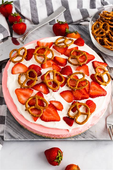 Strawberry Pretzel Pie - The Quicker Kitchen