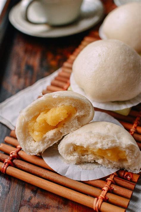 Cantonese Steamed Custard Buns Nai Wong Bao Recipe Custard Buns