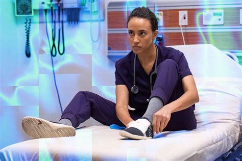 18 Things To Know About Afro Latina Jewish Actress Alexandra Metz Hey