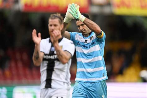 Gianluigi Buffon Cuelga Los Guantes A Los A Os