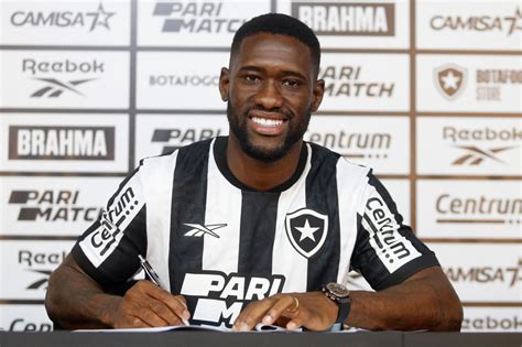 Botafogo Anuncia A Contrata O Do Zagueiro Quissanga Bastos Jovem Pan