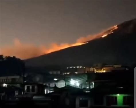 Gunung Sumbing Alami Kebakaran Semua Jalur Pendakian Ditutup Jawa Pos