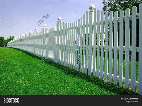 White Fence Image & Photo (Free Trial) | Bigstock