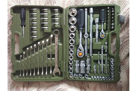 Набор инструмента 1/2, 1/4 82 предмета Дело Техники 620782 - выгодная ...