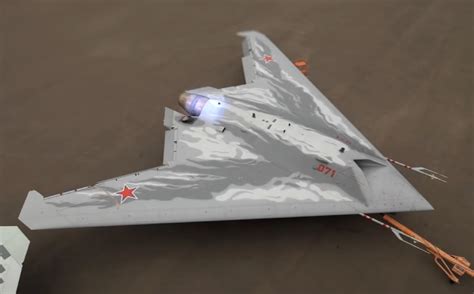 S 70b Okhotnik Russias New Hunter Stealth Drone Is Test Firing