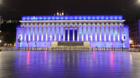 Inédit Le Palais De Justice Sera Illuminé En Bleu Ce Samedi Le