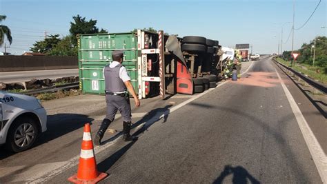 Carretas Tombam E Bloqueiam Totalmente A Rodovia Anchieta Santos E