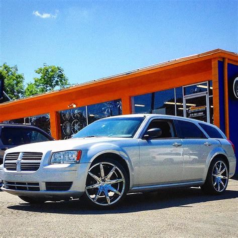 Dodge Magnum Custom Rims