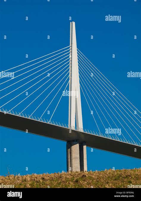 Viaducto De Millau El Puente Vial M S Alto Del Mundo Arquitecto Sir